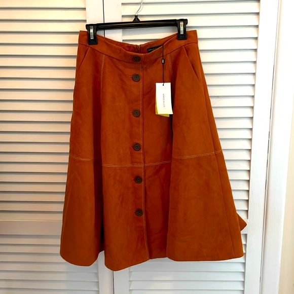 Karen Millen Dresses & Skirts - NWT Karen Millen skirt suede  polyester size 8 back closure midi   pockets